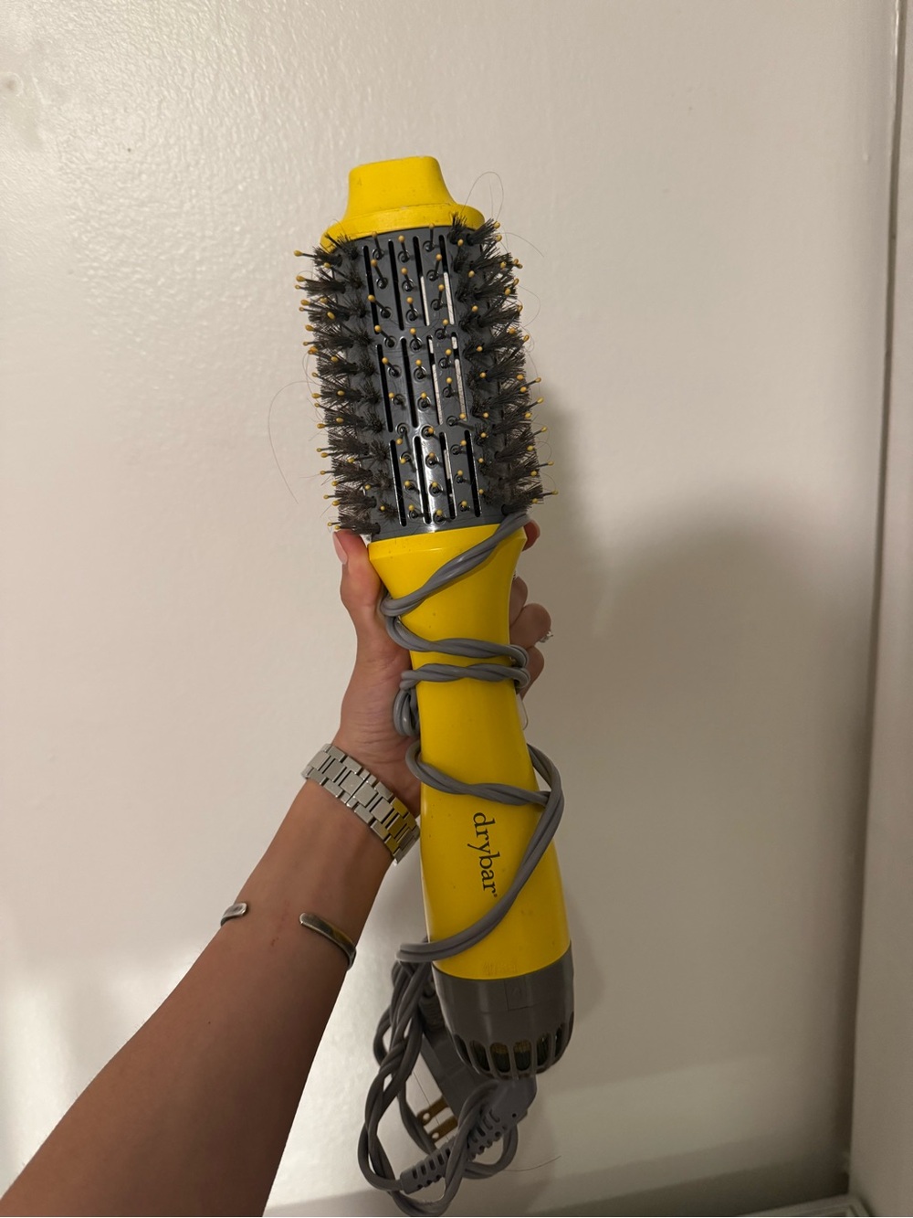 Drybar Yellow Round Hot Brush Styling Tool. Please commit if you can do Venmo!